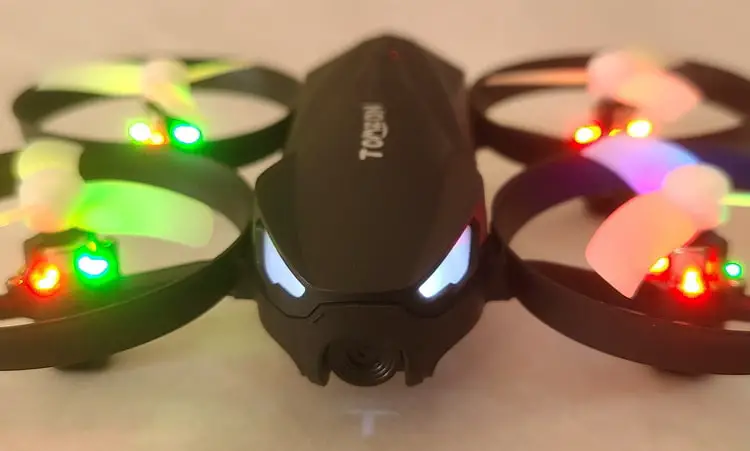Tomzon A31 Mini-Drone - Front and Lights