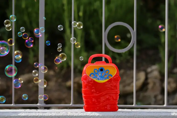 The Best Bubble Machines for Kids (1)